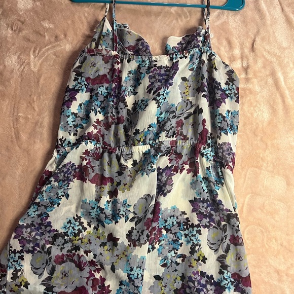 Dynamite Ruffle Floral Sleeveless Peplum Tank Top - Picture 3 of 4